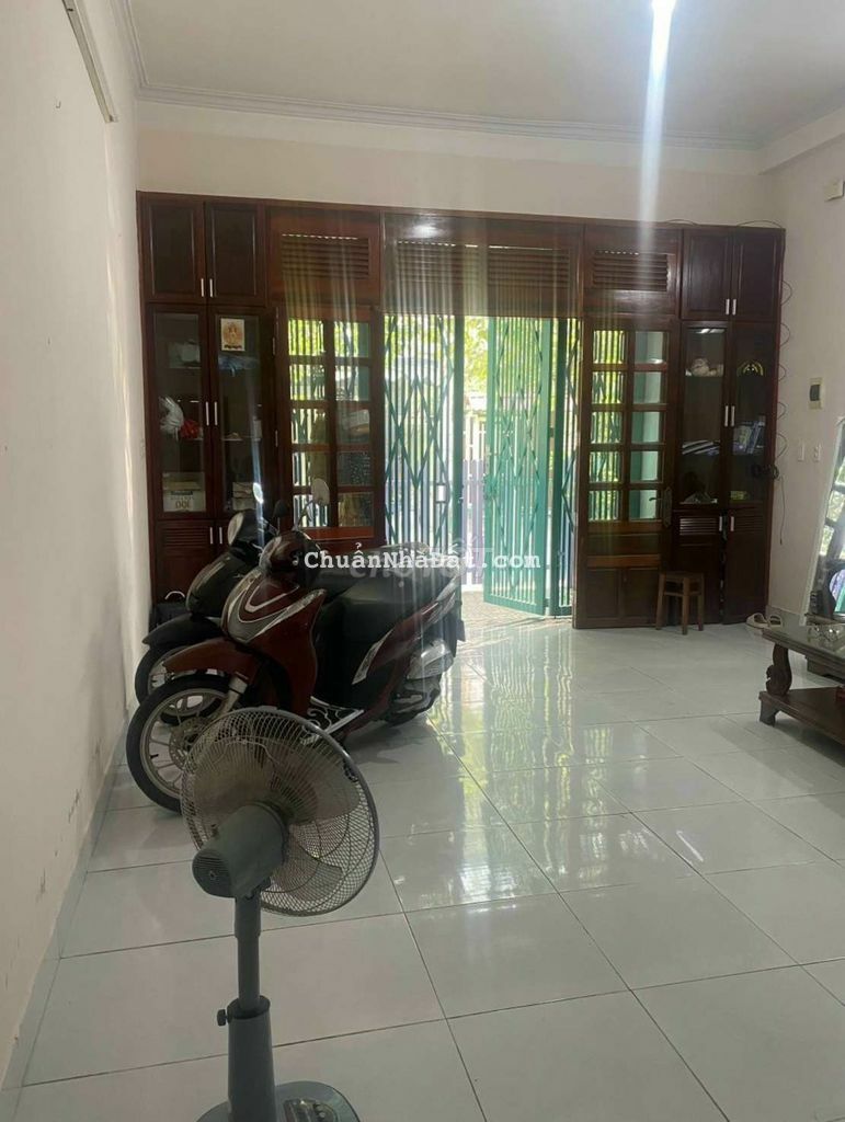 Cho thuê nhà khu dân cư Tân  Phong