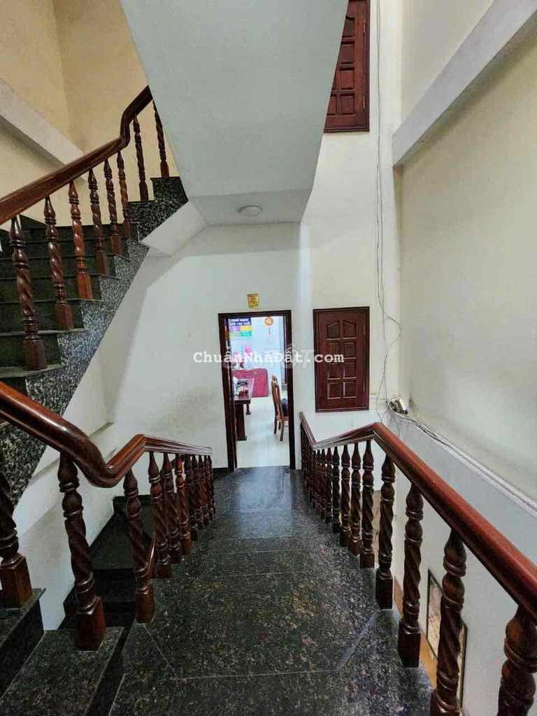 Nhà cho thuê MT Đồng Khởi gần đài truyền hình 26tr/th nhà 3 lầu 400m2 Nhà cho thuê MT Đồng Khởi gần đài truyền hình 26tr/th nhà 3 lầu 400m2