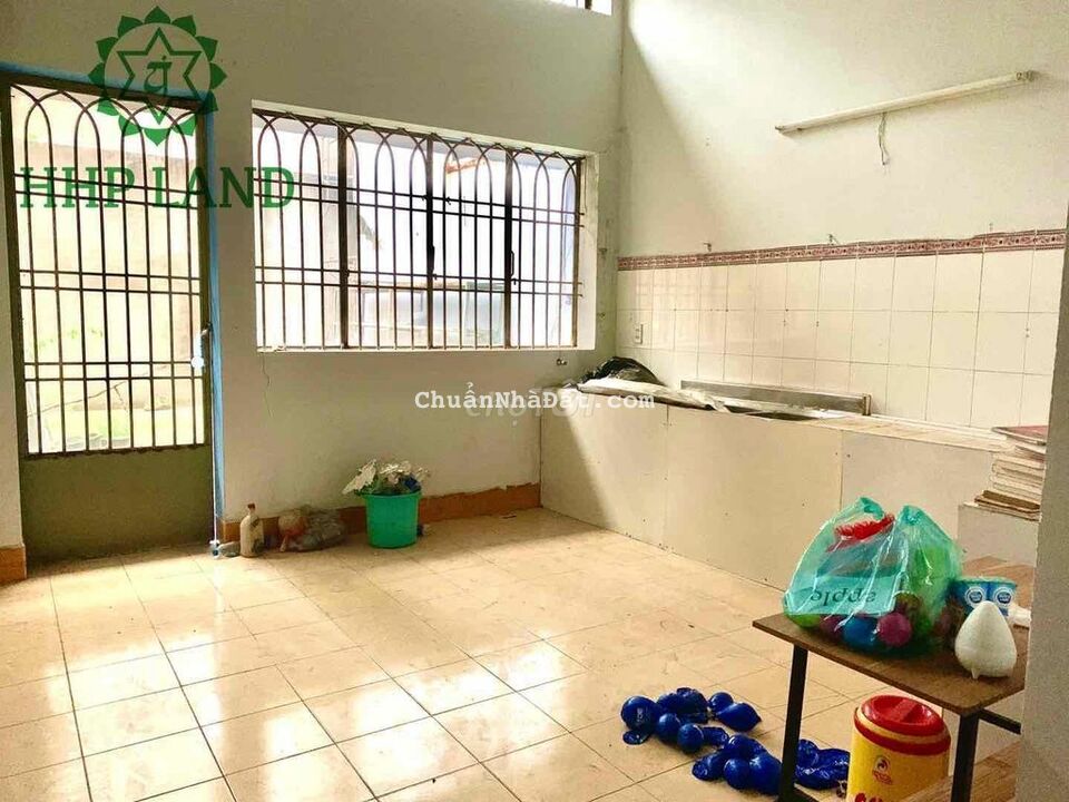 Cho thuê nhà 1 trệt 2 lầu mặt tiền đường Đồng Khởi, hợp làm văn phòng