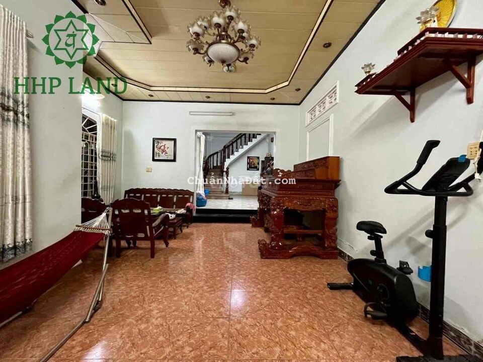 Cho thuê nhà 2 mặt tiền gần chợ Cổng 2, p. Trung Dũng có nội thất