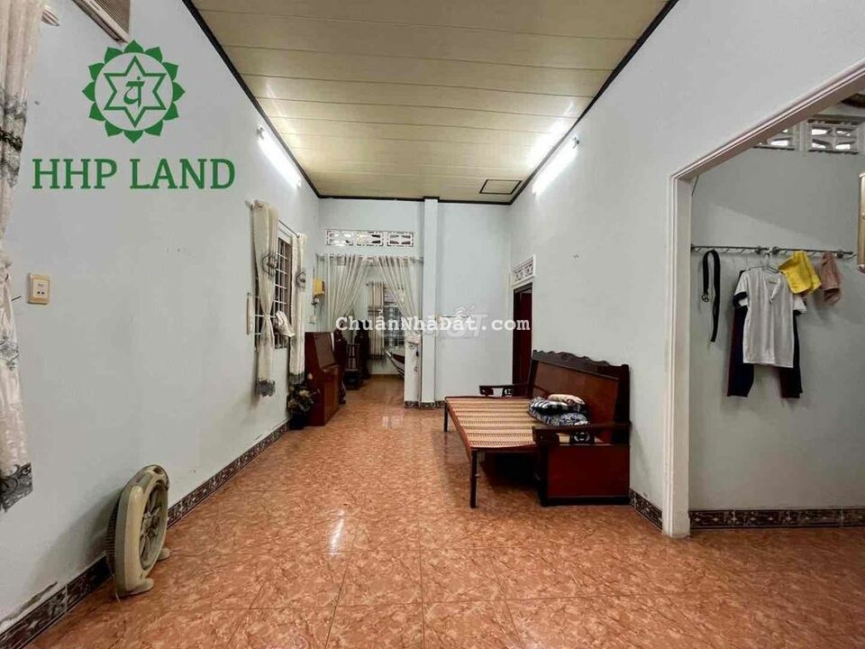 Cho thuê nhà 2 mặt tiền gần chợ Cổng 2, p. Trung Dũng có nội thất