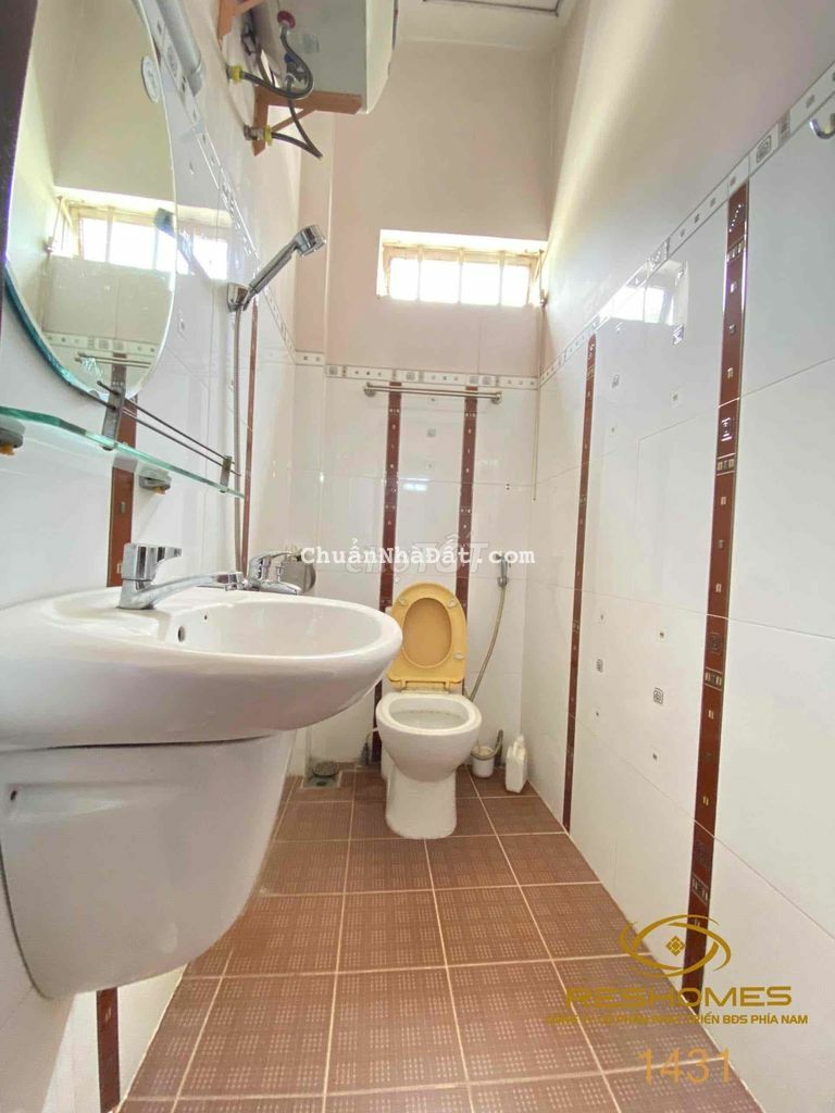 Nhà MT Nguyễn Ái Quốc gần chợ Tân Phong nhà 2 lầu giá 13tr/th 60m2 Nhà MT Nguyễn Ái Quốc gần chợ Tân Phong nhà 2 lầu giá 13tr/th 60m2