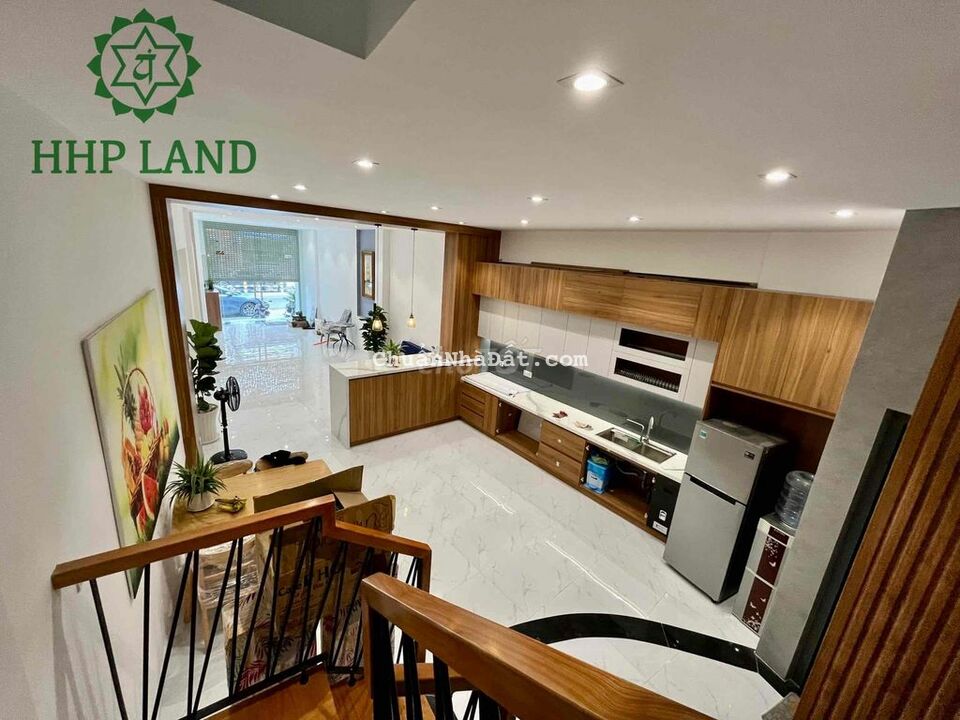 Cho thuê nhà mới đẹp mặt tiền đường 30/4, gần chợ đêm Biên Hùng