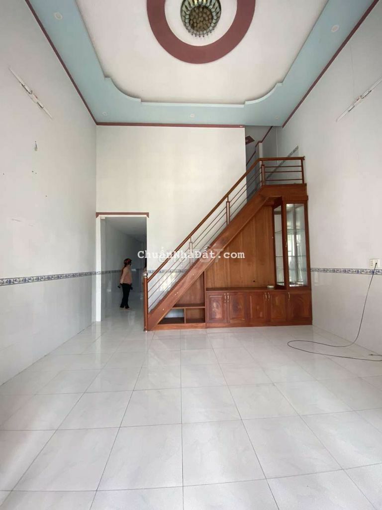 Cho thuê nhà mới cách ngã tư Nguyễn Khuyến một cây