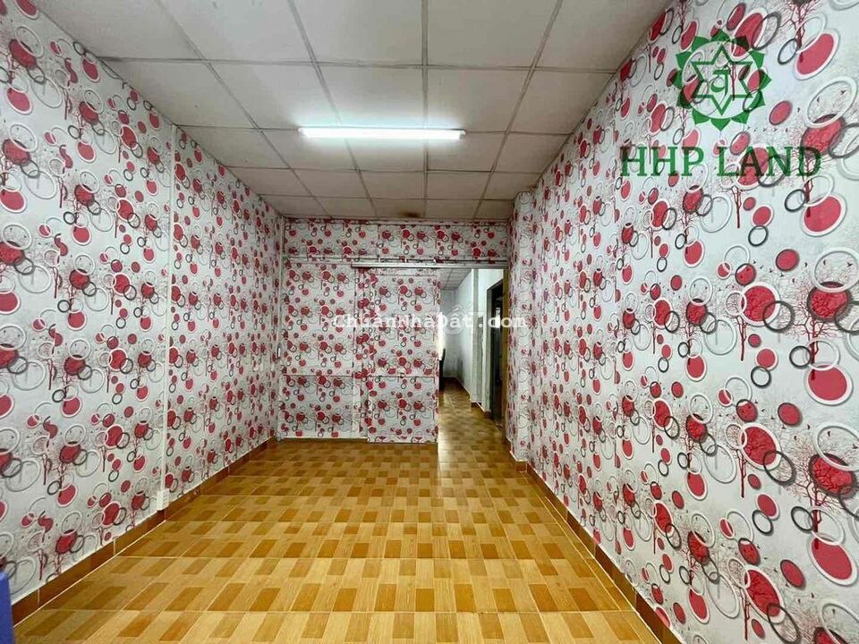 Cho thuê căn nhà hẻm oto sau lưng siêu thị Metro cũ, giá chỉ 4 triệu