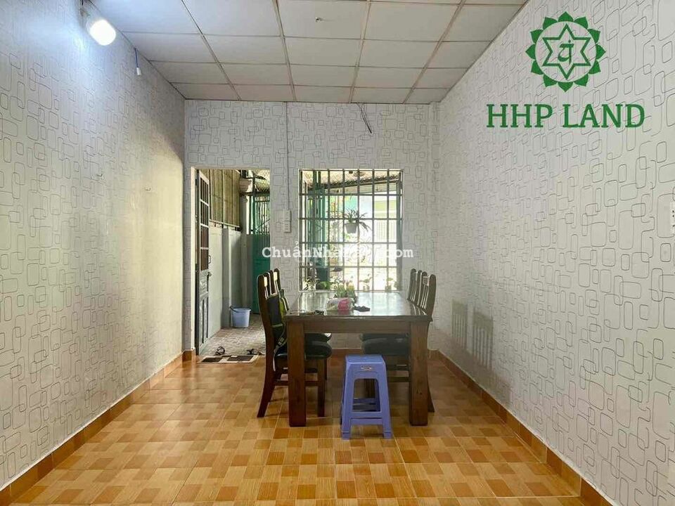 Cho thuê căn nhà hẻm oto sau lưng siêu thị Metro cũ, giá chỉ 4 triệu