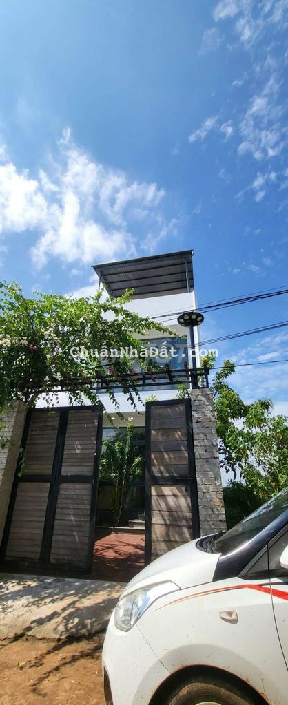 Cho thuê nhà 3 tầng y moan