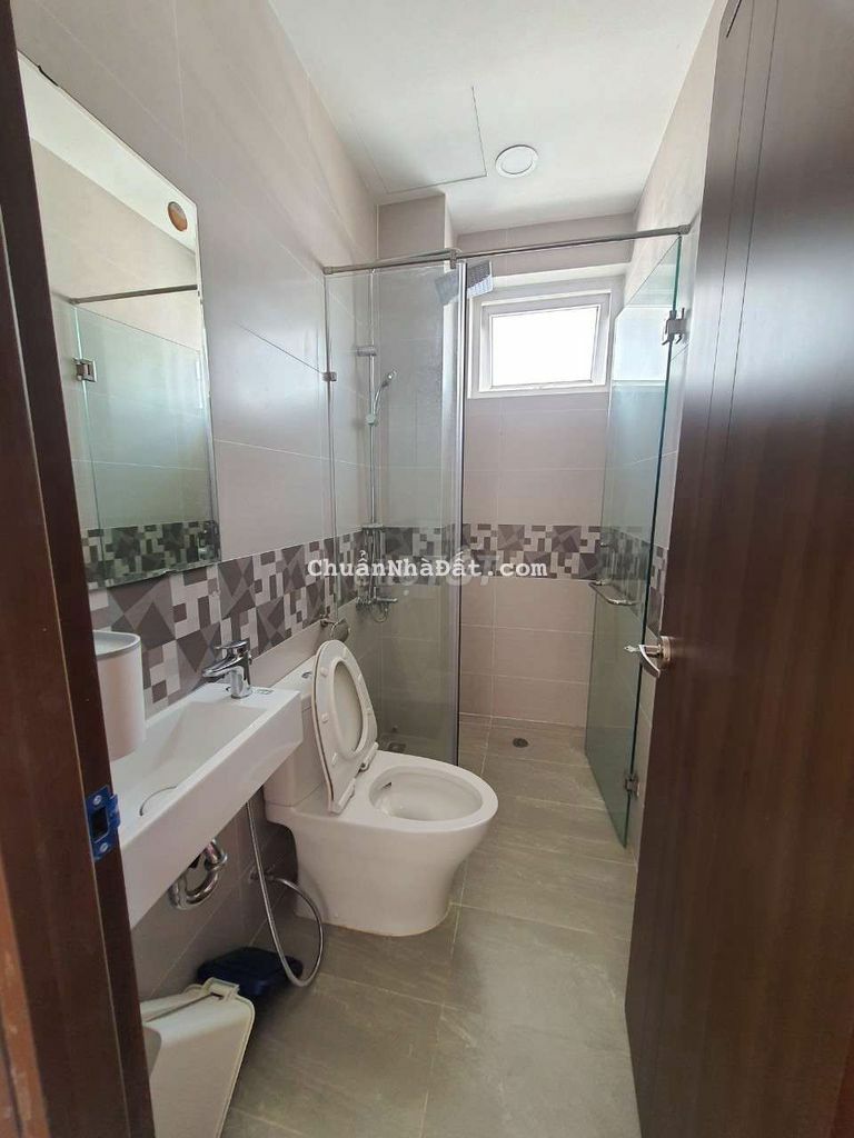 Cho thuê nhà có nội thất, căn biên có sân vườn nhỏ Cho thuê nhà có nội thất, căn biên có sân vườn nhỏ