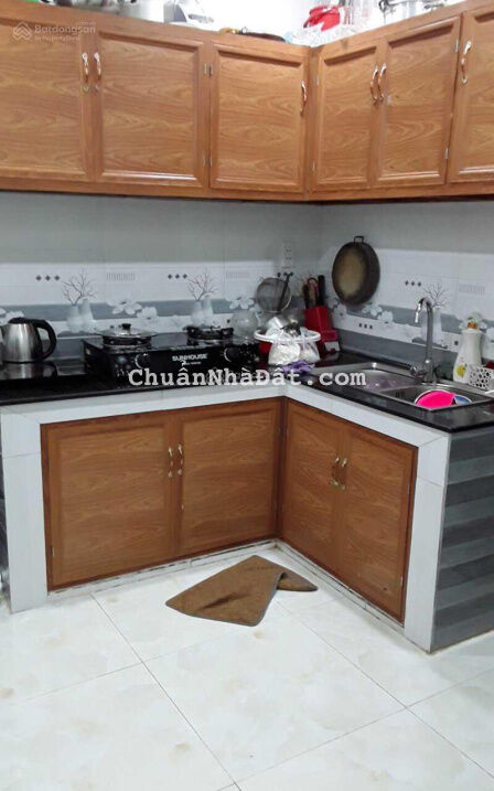 Cho thuê nhà nguyên căn tại đường Nguyễn Thị Trọn, ấp 1, xã Vĩnh Lộc A. Diện tích 410m2, gác lửng