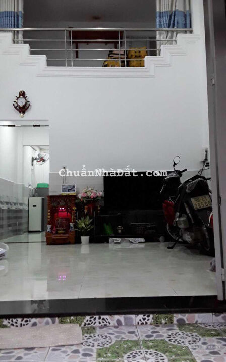 Cho thuê nhà nguyên căn tại đường Nguyễn Thị Trọn, ấp 1, xã Vĩnh Lộc A. Diện tích 410m2, gác lửng