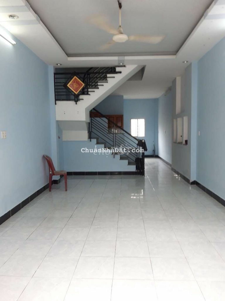 Nhà lầu suốt đẹp 56 m. Gần ủy ban xã vlb gần chợ trường học Nhà lầu suốt đẹp 56 m. Gần ủy ban xã vlb gần chợ trường học