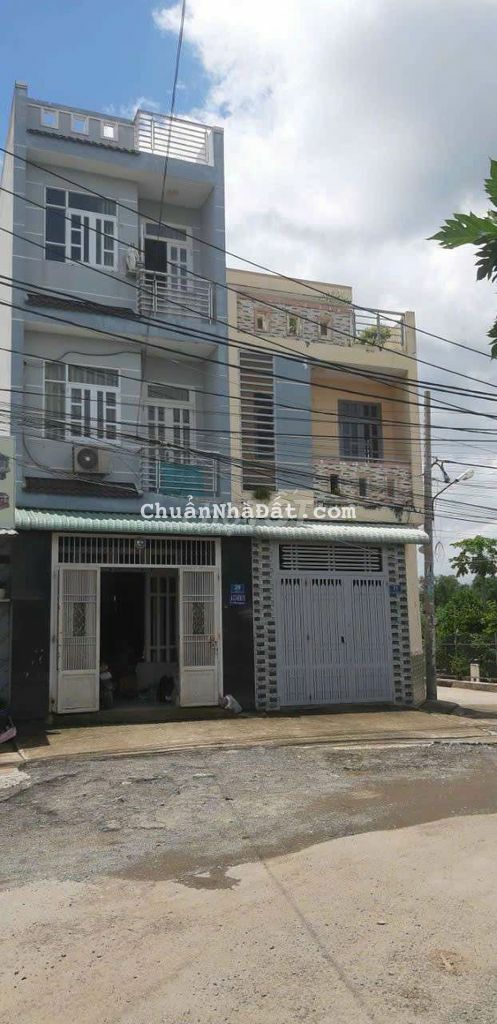 Cho thuê nhà 2 lầu hẽm xe tải xã phong phú gần chợ phú lạc ql50