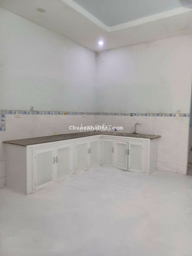 Cho thuê nhà nguyên căn 2pn,2wc, có đất tróng đậu xe