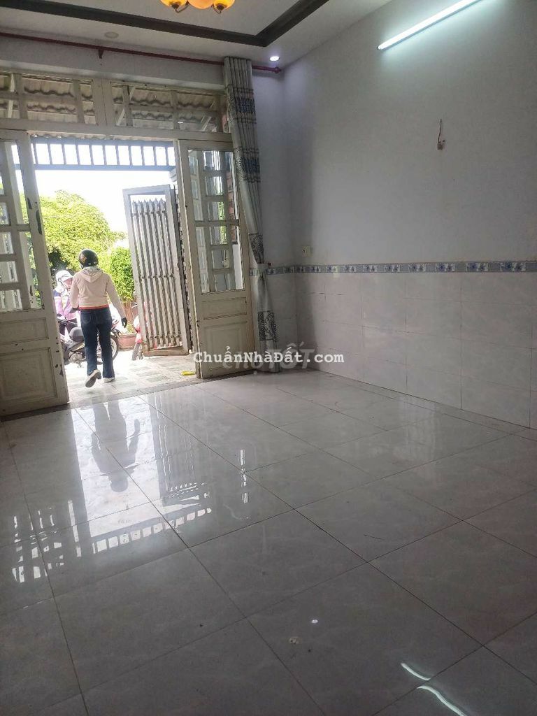 Cho thuê nhà nguyên căn 2pn,2wc, có đất tróng đậu xe