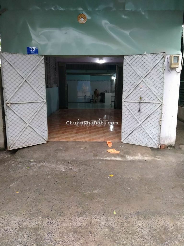 Nhà mặt tiền đường gần ủy ban xã vl b. Gần chợ đường thông to