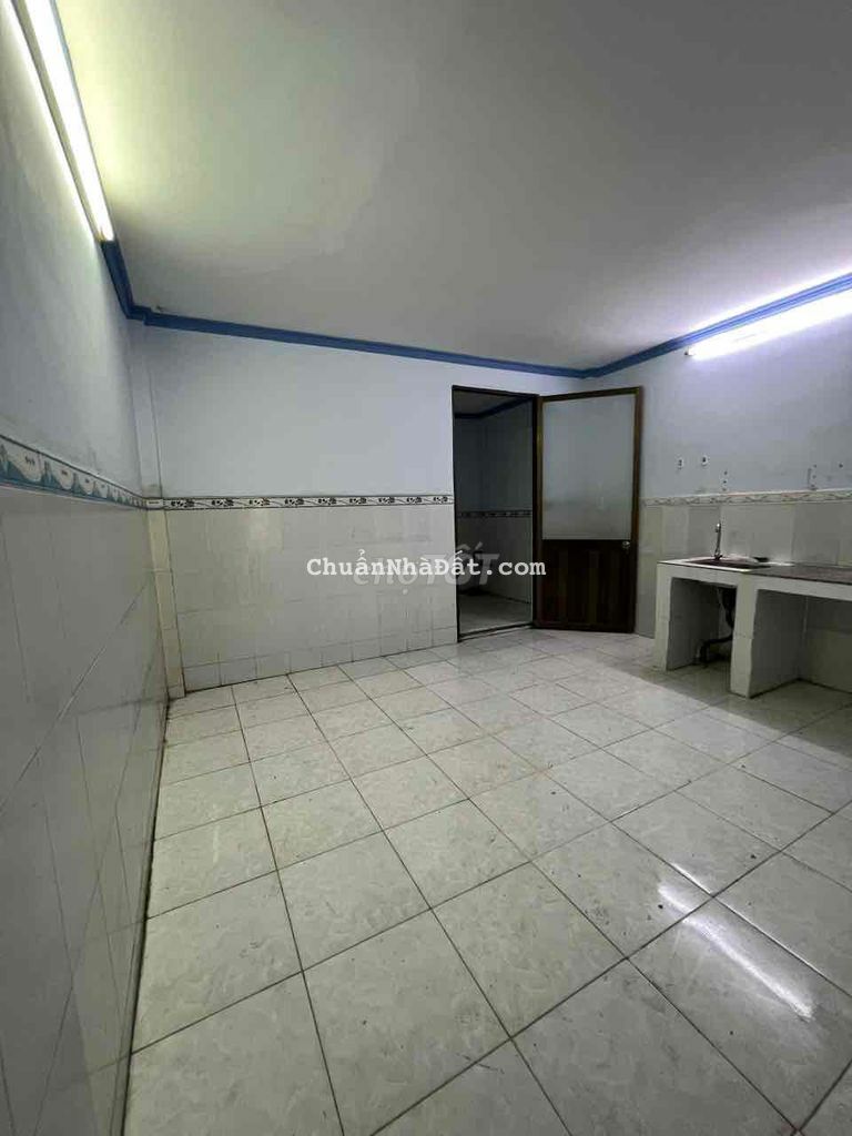 nhà mặt tiền cho thuê rẻ. dt 4-18m. đường 1a, vlb, bình chánh.