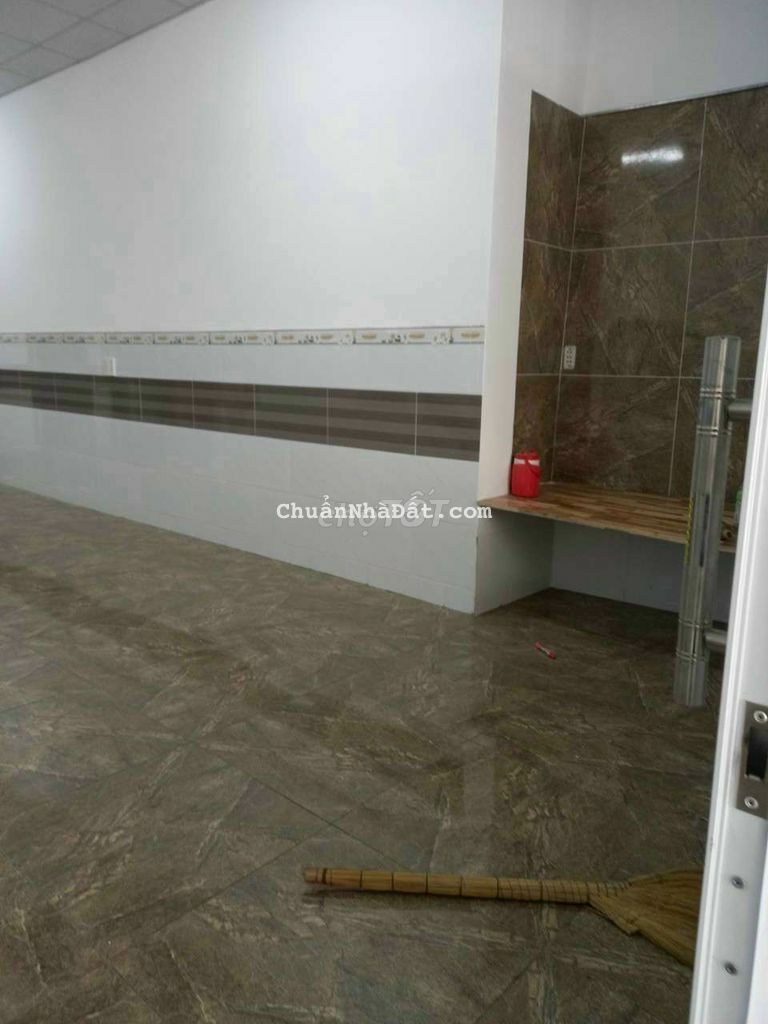 Cho thuê nhà gác suốt 90m2 xã phong phú ql50 gần chợ phú lạc