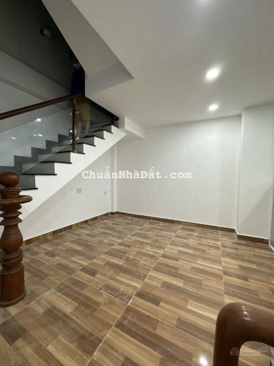 Chính chủ cho thuê nhà mới đẹp như hình 100% số 338/1/5 Nguyễn Xí LH 0937008276