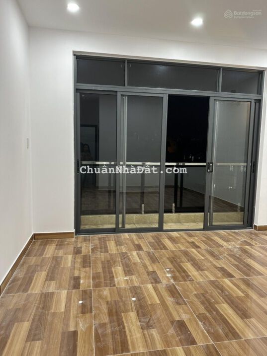 Chính chủ cho thuê nhà mới đẹp như hình 100% số 338/1/5 Nguyễn Xí LH 0937008276