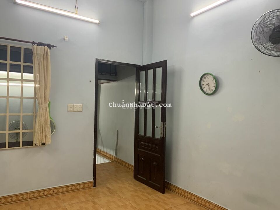 Nhà thuê Nguyễn Xí, 4x10m 1 lầu 2p.ngủ 2WC