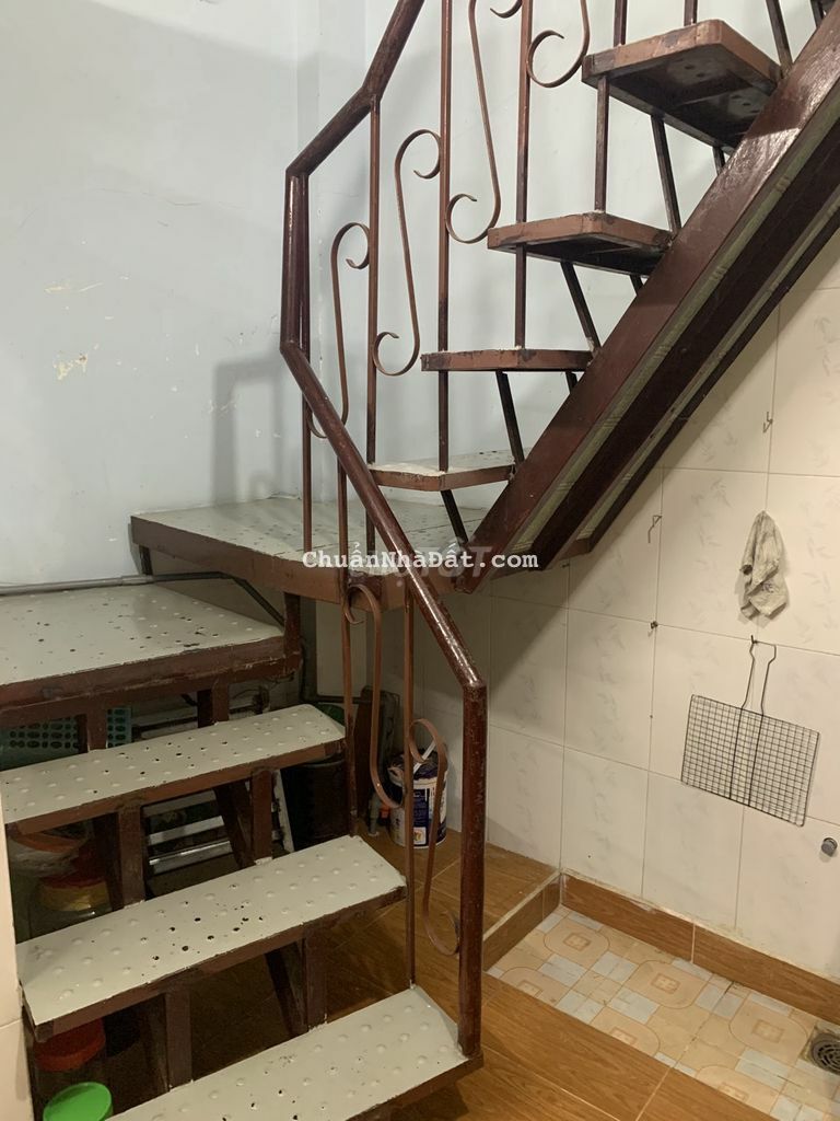 Nhà thuê Nguyễn Xí, 4x10m 1 lầu 2p.ngủ 2WC