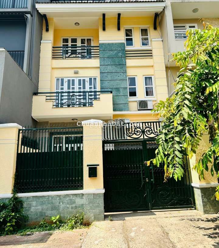 Nhà đường Nguyễn Văn Thương 7x22m 1 trệt 2 lầu