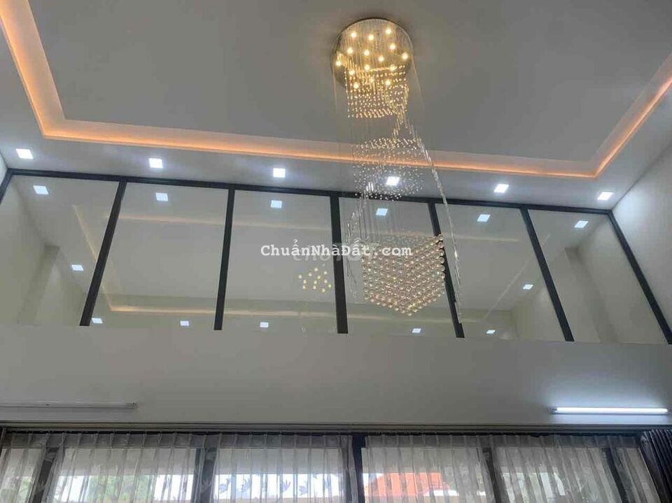 Biệt thự mới, đường D2 P.25 BT - 8. x 20m - Giá 100 triệu