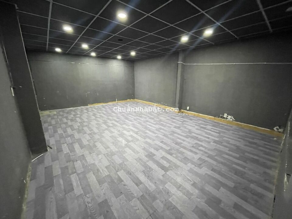 Cho thuê nhà Nguyễn Gia Trí, P25, Q BT, 8x20m , trệt + 3 lầu, 100tr