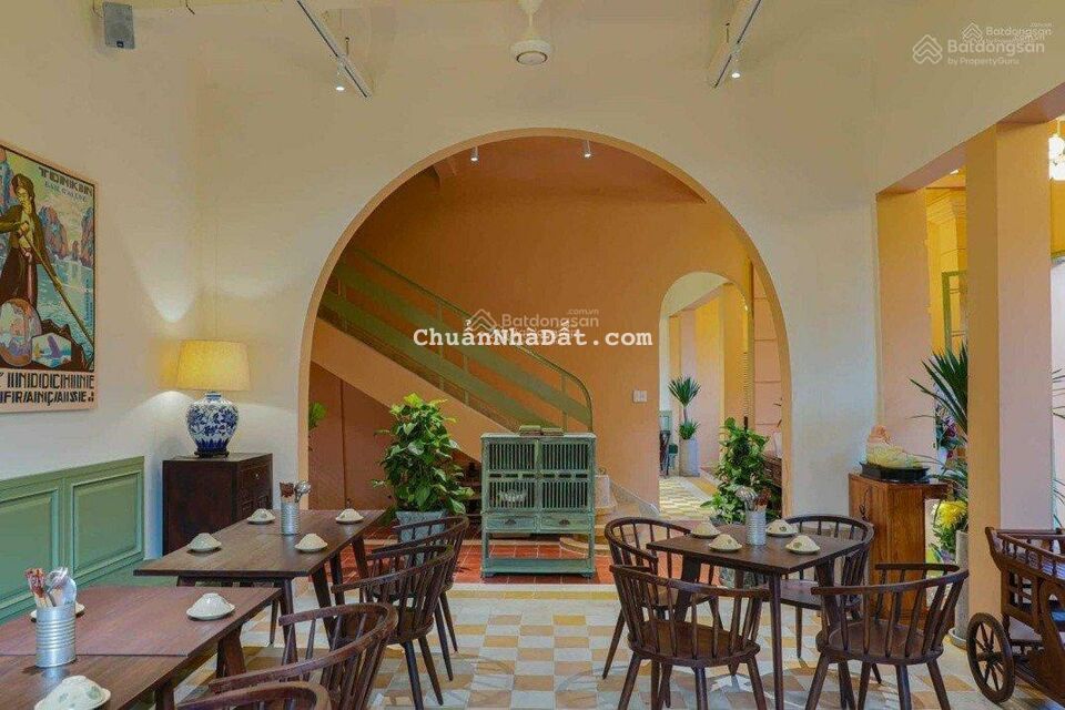 Hơn 700m2, ngang 20m trống suốt - cho thuê nhà mặt tiền 70 Ngô Tất Tố, Quận Bình Thạnh