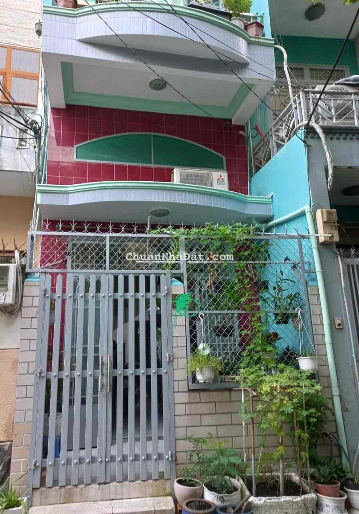 Nhà hẻm xe hơi. Hình chụp thật 100%. 3PN.3WC. Ngô Đức Kế. P.12. BT