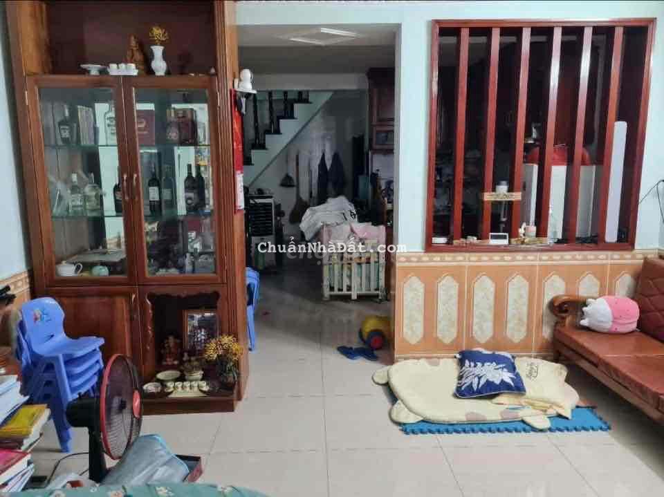 Nhà mới. Có đủ nội thất. 4,5mx10m. 1lầu.1trệt. Bùi Đình Tuý. BT Nhà mới. Có đủ nội thất. 4,5mx10m. 1lầu.1trệt. Bùi Đình Tuý. BT