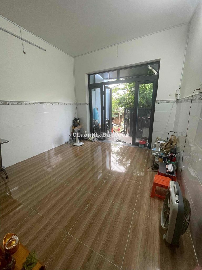 Trệt 1 lầu 4x15m có 3pn, 2wc Nơ Trang Long P11 giá chỉ 11,5 triệu