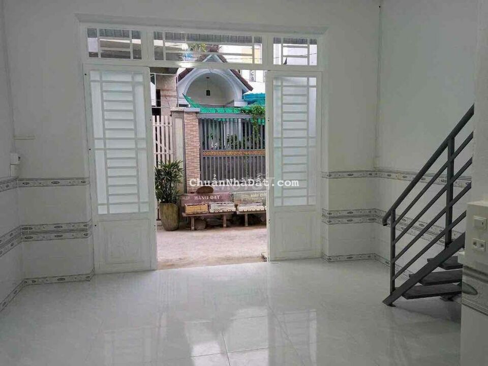 Nhà đường Đồng Văn Cống gần siêu thị Lotte có máy lạnh