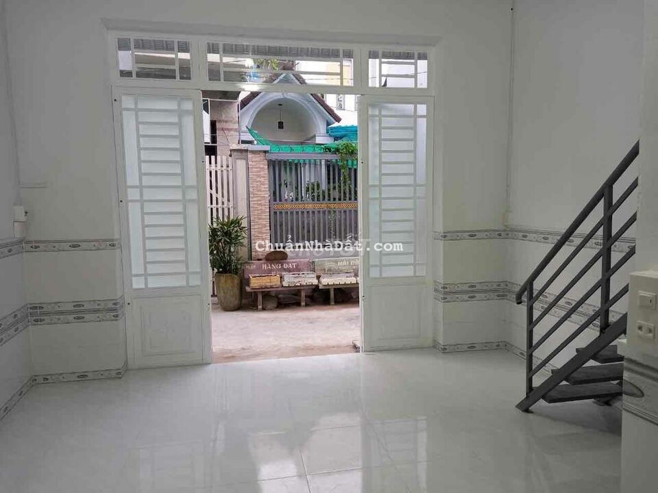 CHO THUÊ NHÀ LẦU SẴN MÁY LẠNH HẺM NHÁNH ĐỒNG VĂN CỐNG GIÁ 4.2tr