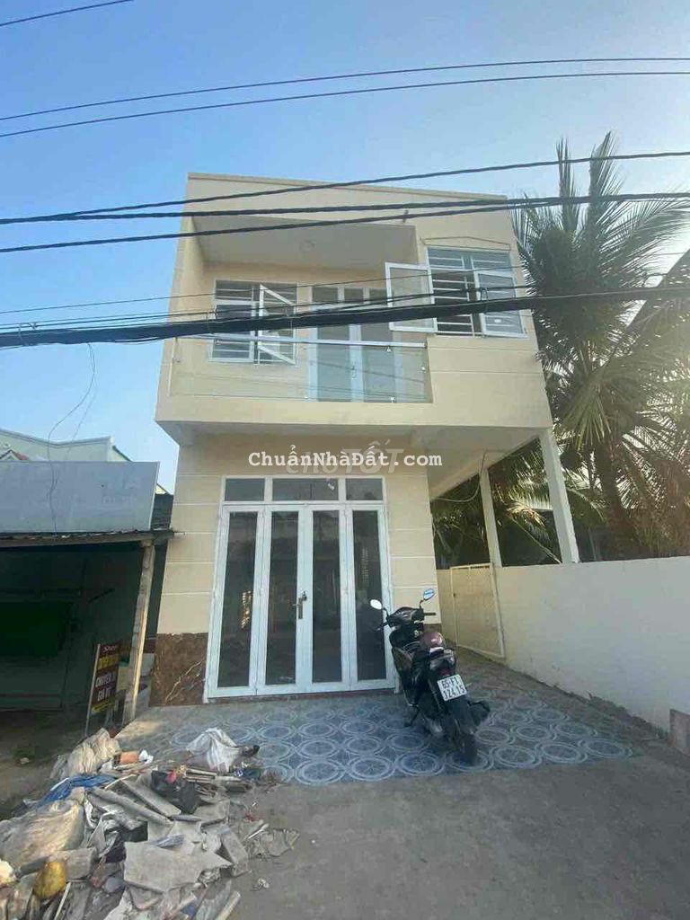 cho thuê trệt lầu mặt tiền trần quang diệu 5,5 triệu