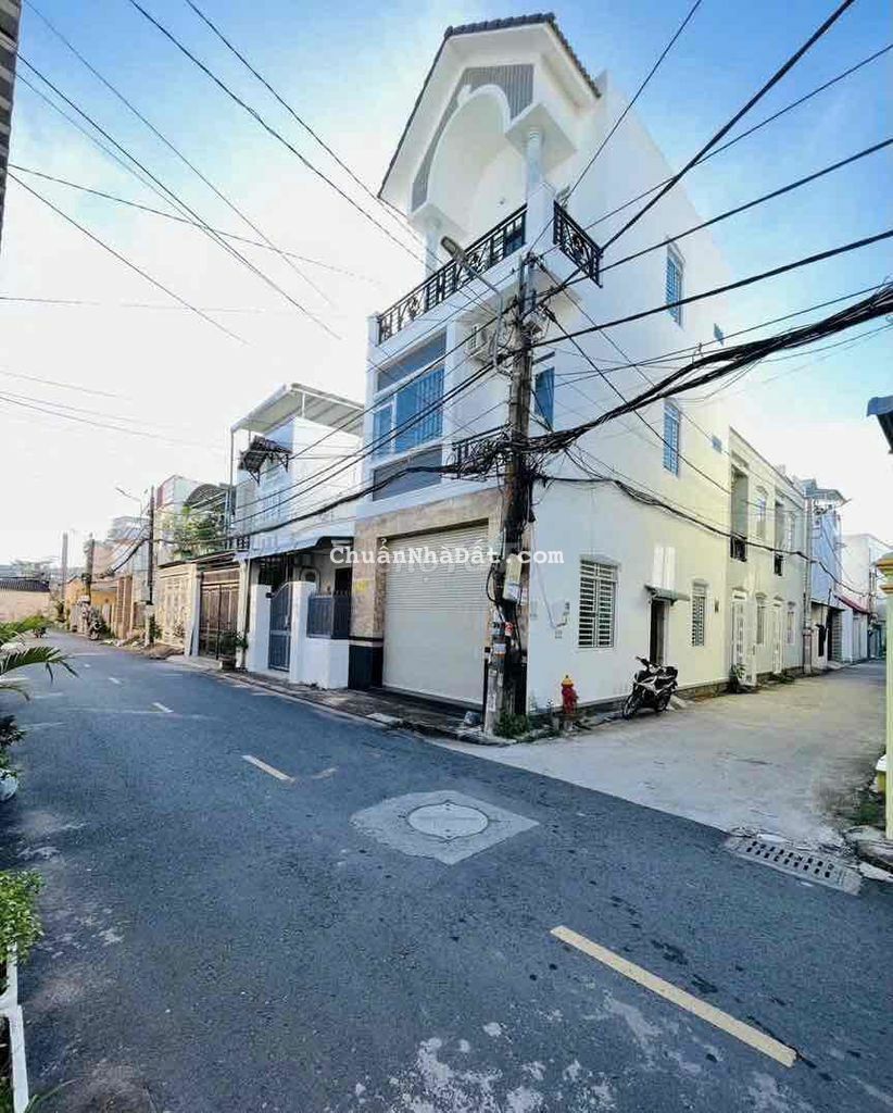 Nhà Nguyên Căn 2 Lầu Mới Tinh Ô Tô Đậu vô Nhà Được