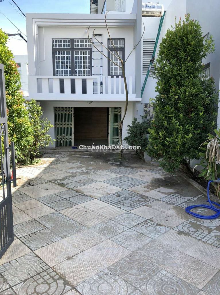 NHÀ 1 LẦU HIỆN ĐẠI SANG TRỌNG MẶT TIỀN LỘ OTO GẦN TRẦN QUANG DIỆU