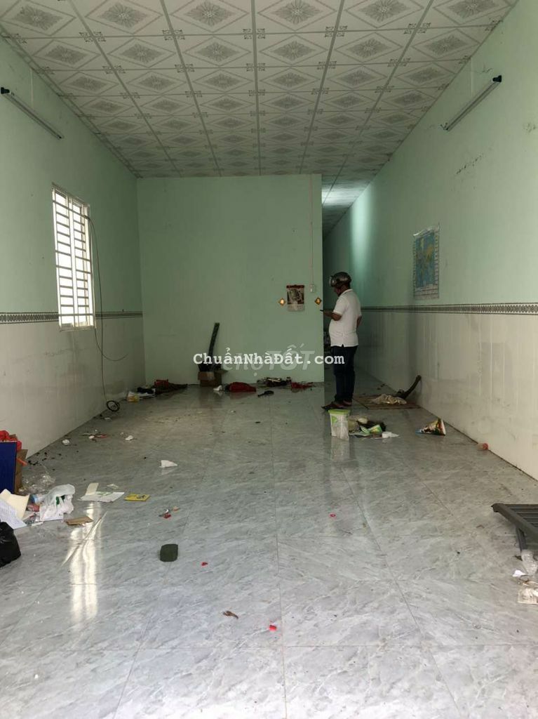 Nhà rộng có sân bên hông mặt tiền lộ xe tải lớn gần cmt8 gần SVĐ qk9