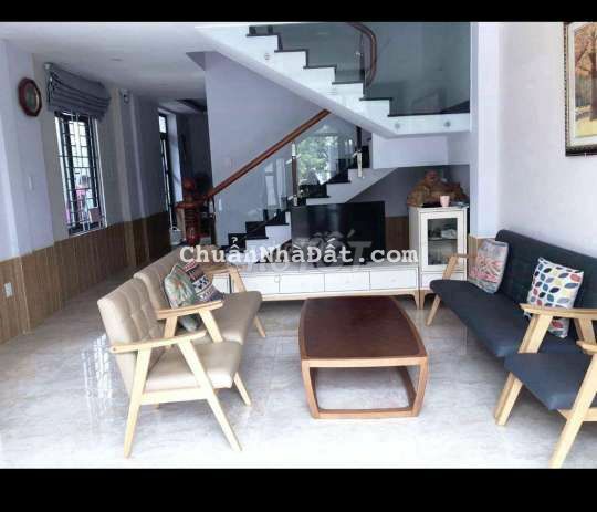 Biệt thự đầy đủ nội thất cách Aeon Tân phú 3km đối diện công viên