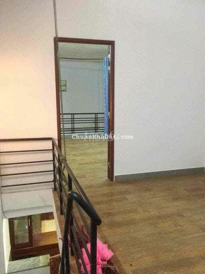 Nhà [4x25] 1 lầu 2 phòng ngủ đường Chiến Lược