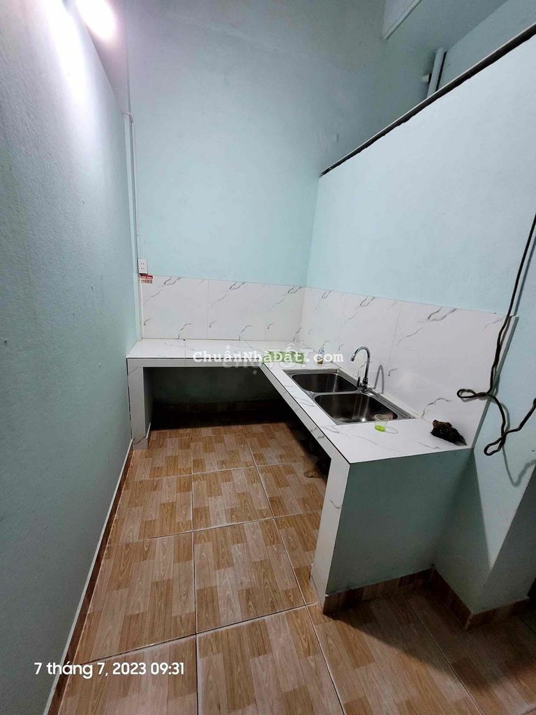 nhà cho thuê mt rẻ. dt 4-25m2, phòng ở. MT cây cám, bình tân