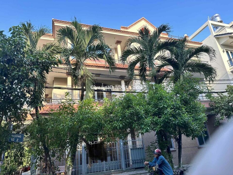 Cho thuê nhà góc 2 mặt tiền khu tên lửa 6 x 20