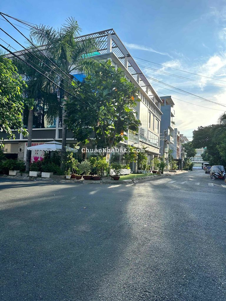 Cho thuê nhà góc 2 mặt tiền khu tên lửa 6 x 20