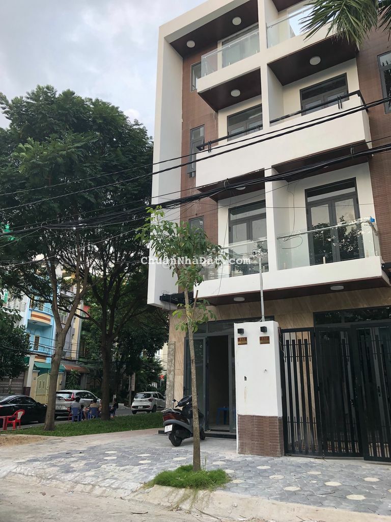 Cho thuê nhà góc công viên đ27 mới 100% dt 8x20m