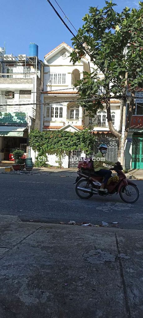 Biệt thự mini gần Aeon 10*20m một trệt 2 lầu