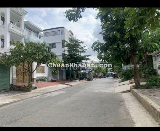 Cho thuê biệt thự góc 2mt khu liền kề gần võ văn kiệt 15*20m 2 lầu Cho thuê biệt thự góc 2mt khu liền kề gần võ văn kiệt 15*20m 2 lầu