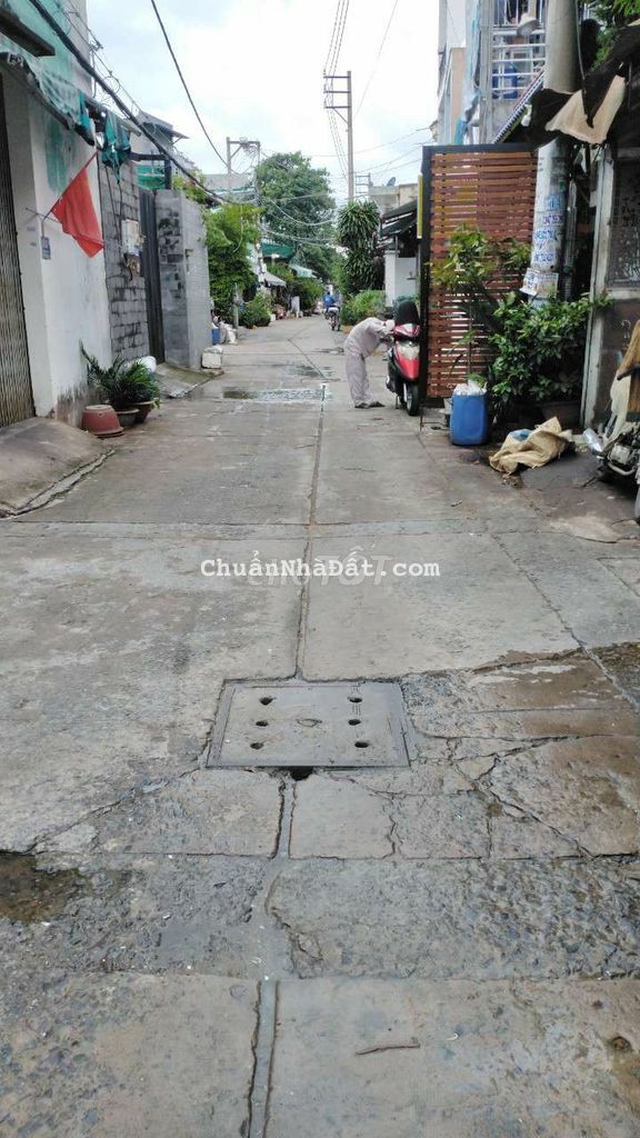 Nhà Chiến Lược, [3x10m], 1 lầu, 2PN- 2WC