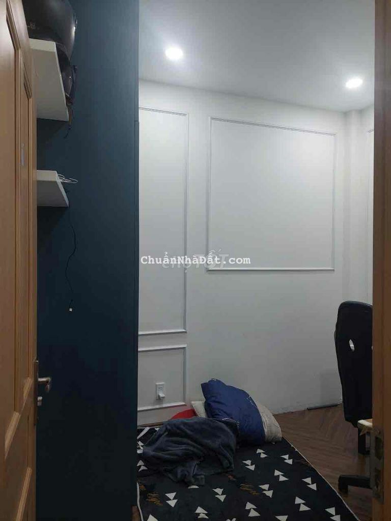 Nhà 2 Lầu 3 Phòng Ngủ/3WC Đường Chiến Lược