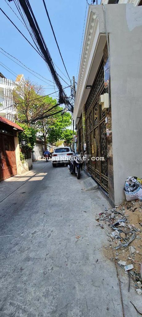 Nhà 2 phòng ngủ hẻm xe hơi thông Hương Lộ 2 bình Tân