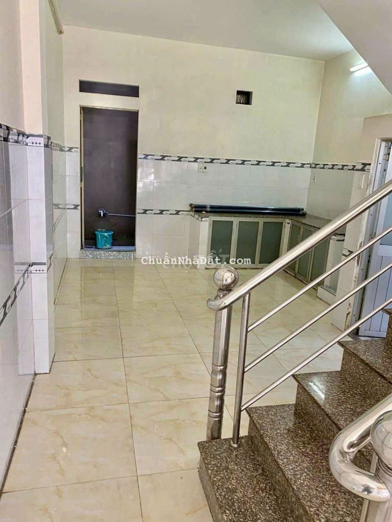 Nhà khu Kênh Nước Đen, [4x11m], 3 lầu, 7PN- 5WC